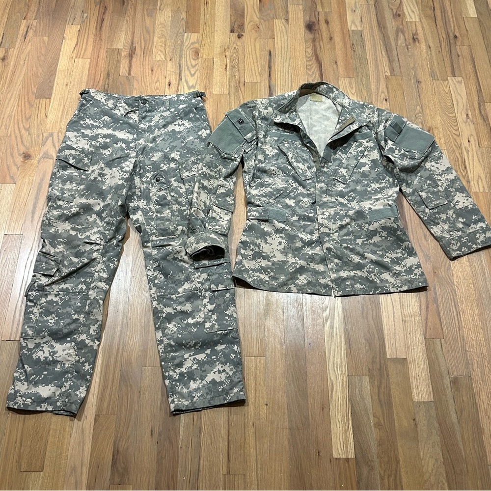 US Army ACU UCP Med-Reg Flight Crew FR Coat+Pants Set NSN 8415-01-526-9248/9758